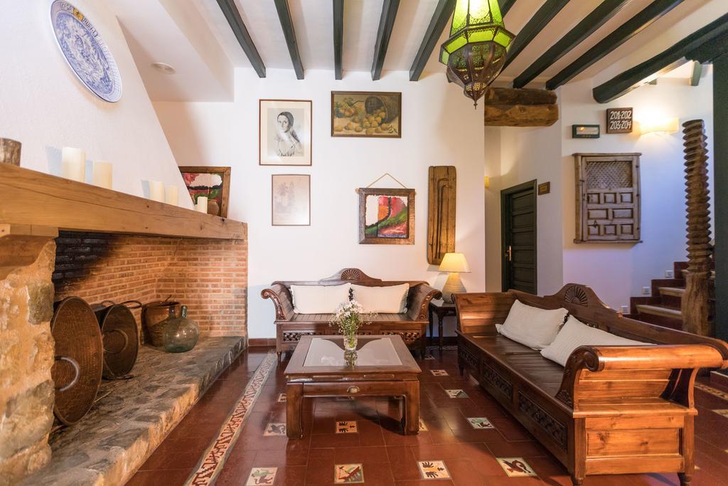 Calerilla Hotel (Adults Only) Burunchel エクステリア 写真